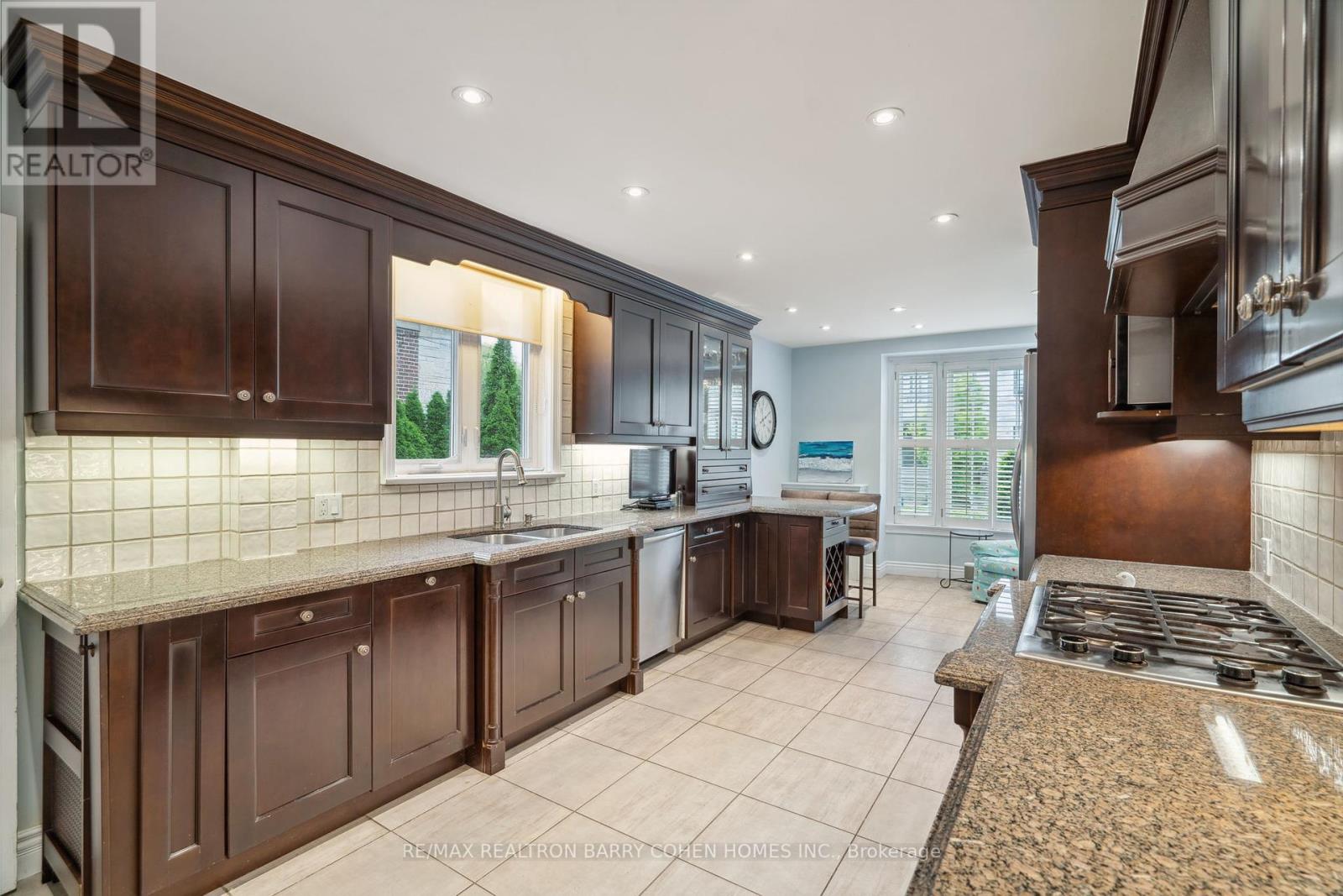 56 Highland Crescent, Toronto, Ontario  M2L 1G6 - Photo 9 - C12429669