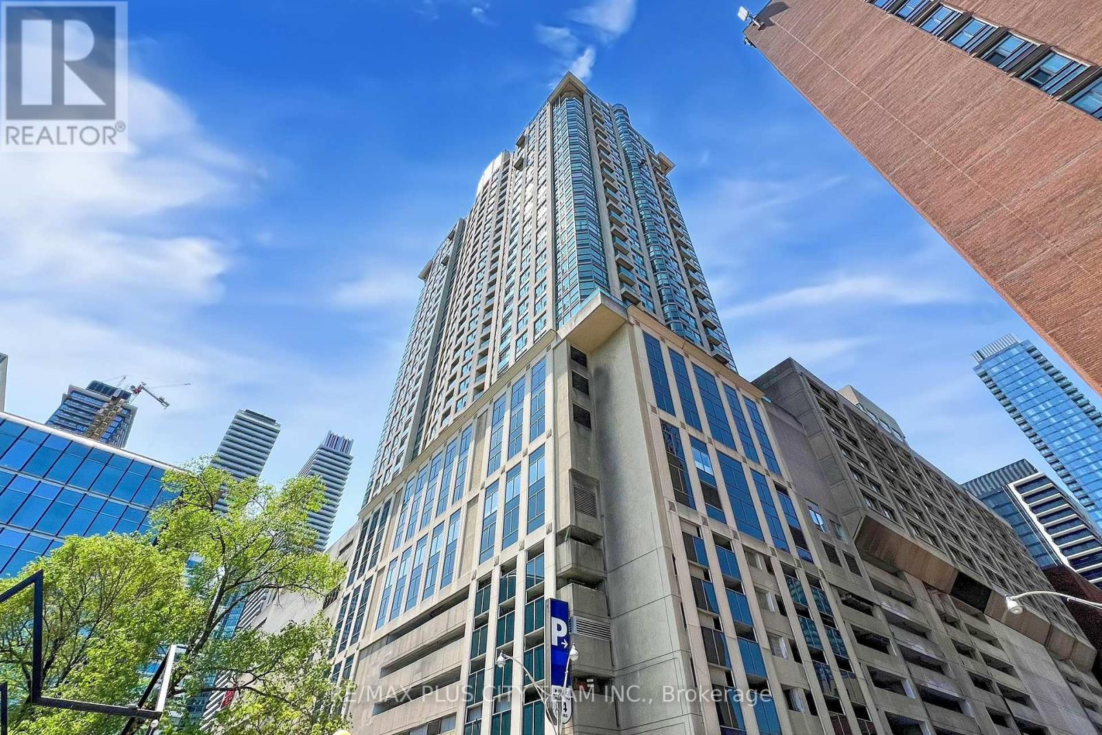 2515 - 8 PARK ROAD, Toronto, Ontario