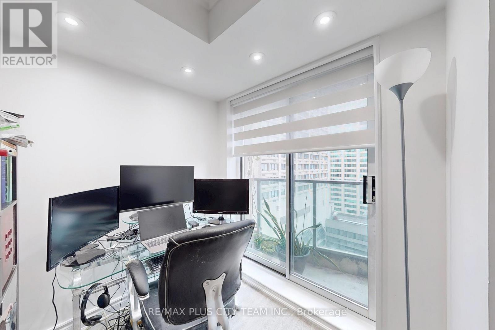 2515 - 8 Park Road, Toronto, Ontario  M4W 3S5 - Photo 14 - C12429673