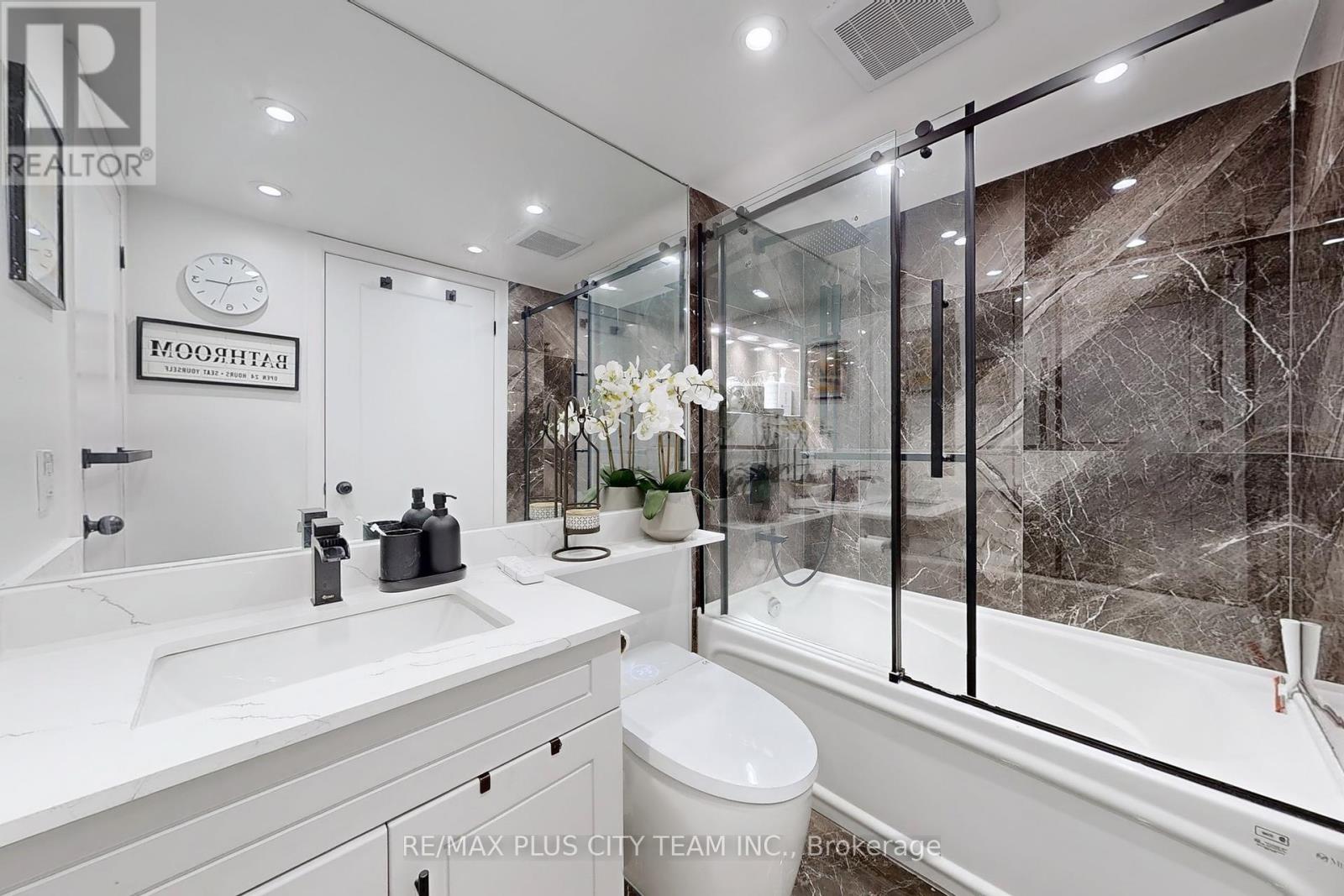 2515 - 8 Park Road, Toronto, Ontario  M4W 3S5 - Photo 16 - C12429673