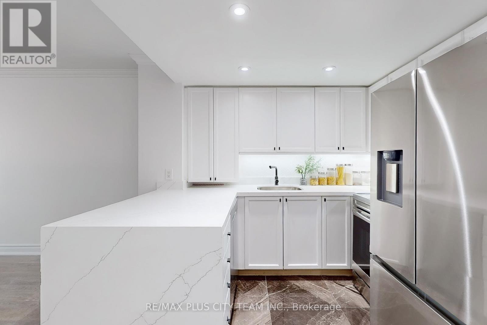 2515 - 8 Park Road, Toronto, Ontario  M4W 3S5 - Photo 7 - C12429673