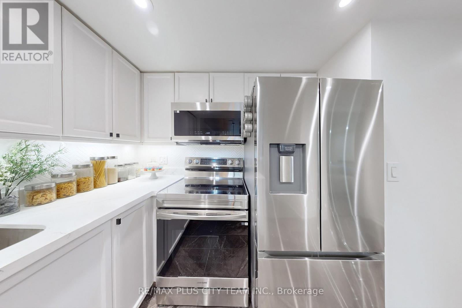 2515 - 8 Park Road, Toronto, Ontario  M4W 3S5 - Photo 8 - C12429673