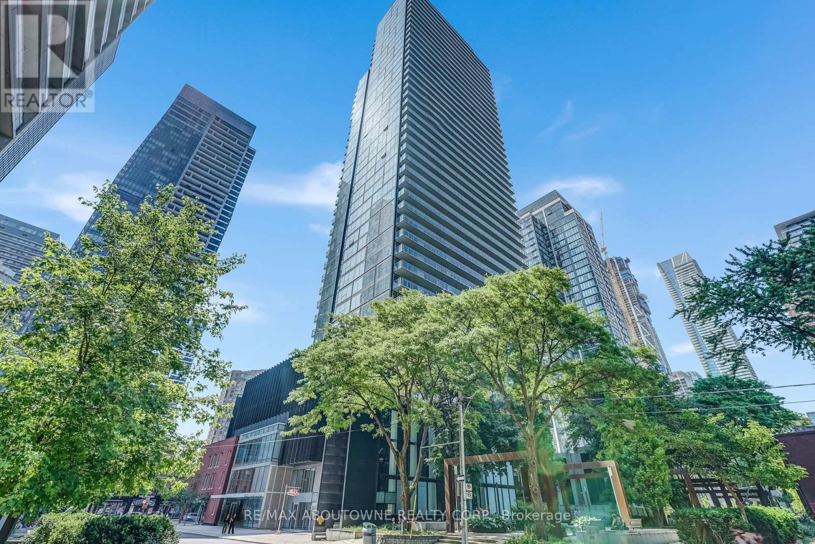 1802 - 3 GLOUCESTER STREET, Toronto, Ontario