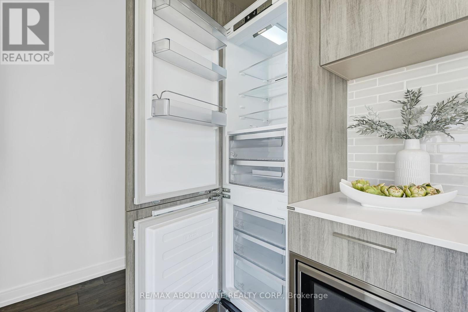 1802 - 3 Gloucester Street, Toronto, Ontario  M4Y 0C6 - Photo 10 - C12429725