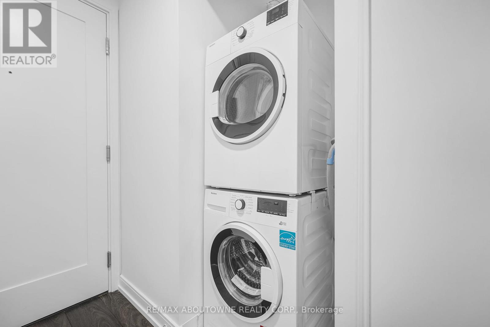 1802 - 3 Gloucester Street, Toronto, Ontario  M4Y 0C6 - Photo 17 - C12429725