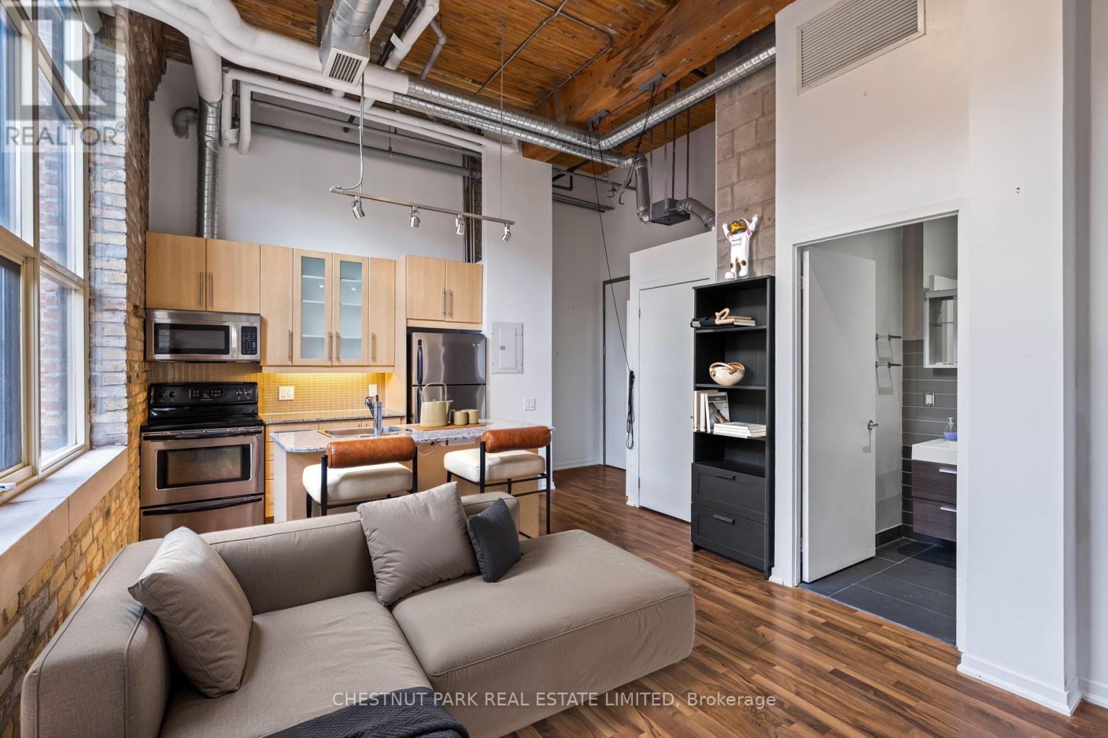 201 - 736 DUNDAS STREET E, Toronto, Ontario