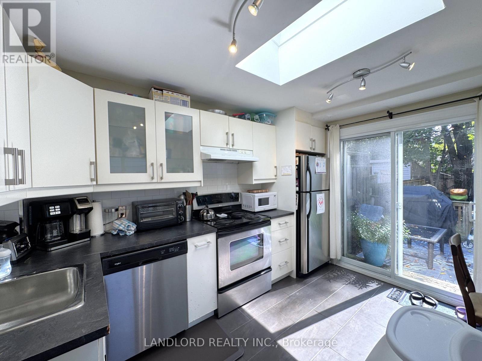 MAIN - 13 WINSTON AVENUE, Toronto, Ontario