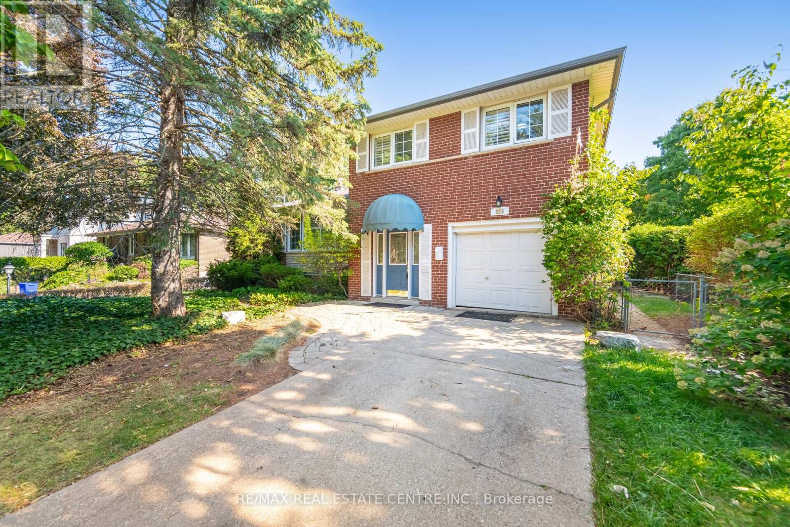525 SWANN DRIVE, Oakville, Ontario