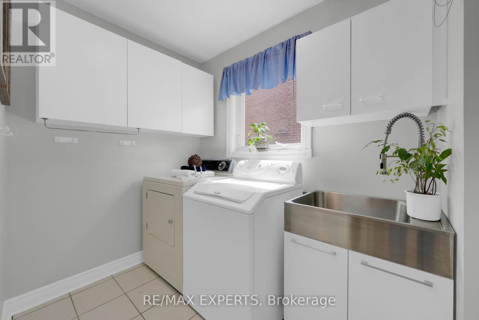 60 Taylorwood Avenue, Caledon, Ontario  L7E 1J5 - Photo 12 - W12397014