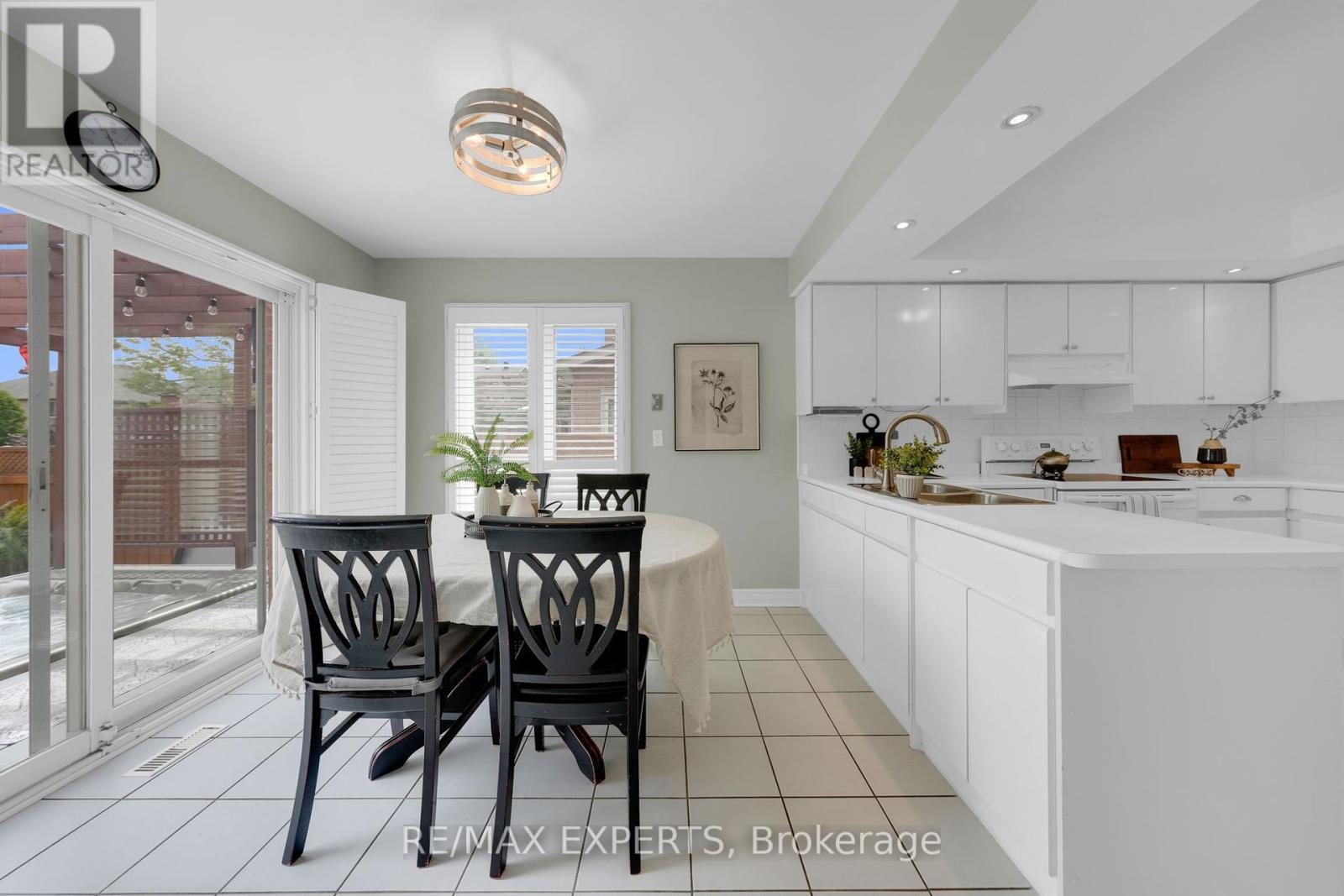 60 Taylorwood Avenue, Caledon, Ontario  L7E 1J5 - Photo 15 - W12397014