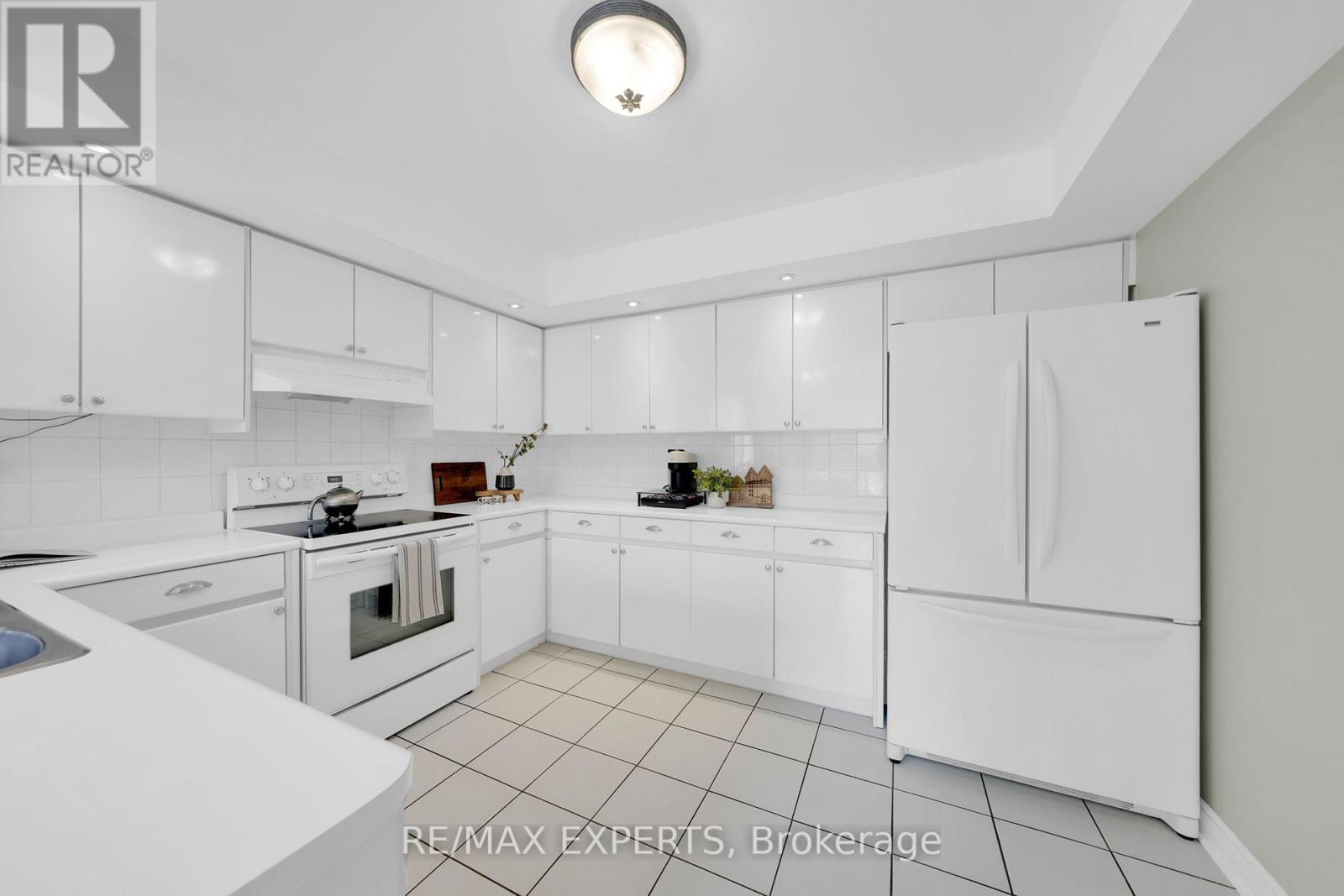60 Taylorwood Avenue, Caledon, Ontario  L7E 1J5 - Photo 14 - W12397014