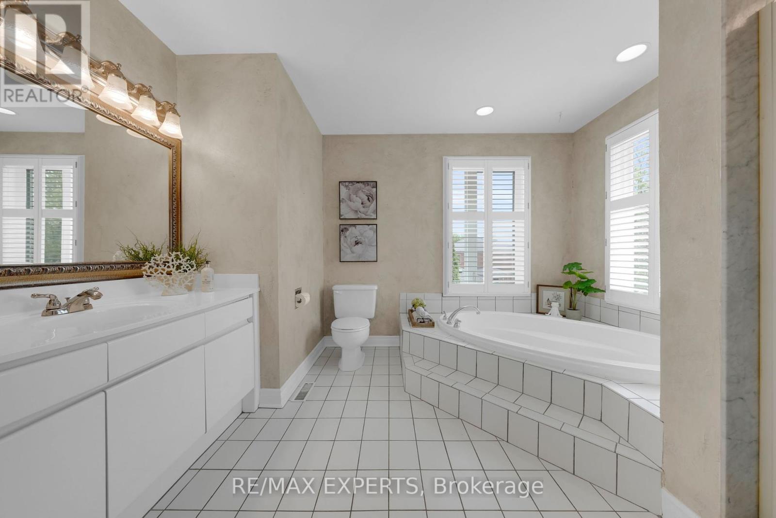 60 Taylorwood Avenue, Caledon, Ontario  L7E 1J5 - Photo 18 - W12397014