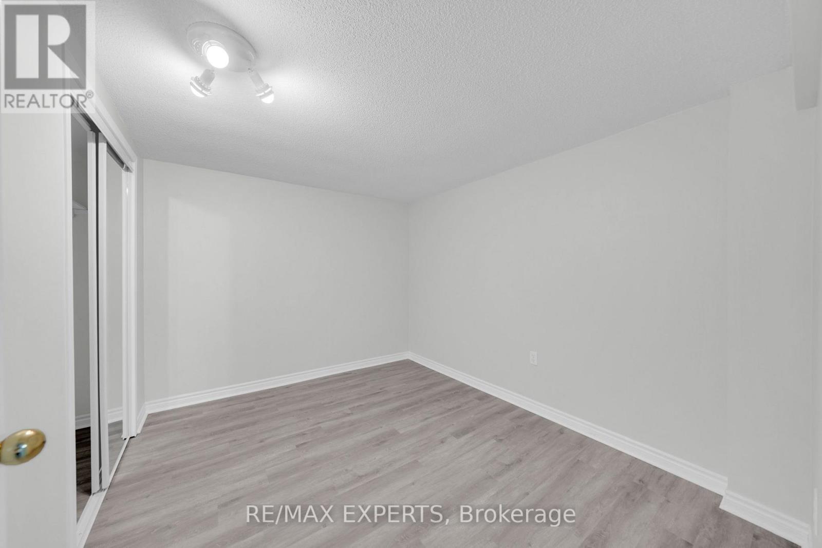 60 Taylorwood Avenue, Caledon, Ontario  L7E 1J5 - Photo 34 - W12397014
