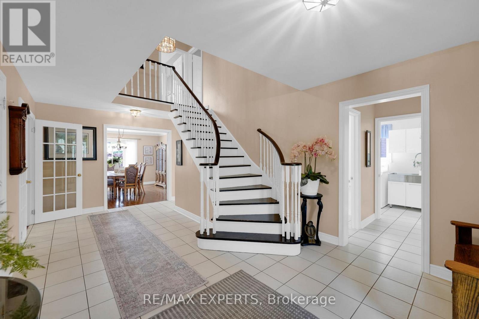 60 Taylorwood Avenue, Caledon, Ontario  L7E 1J5 - Photo 3 - W12397014