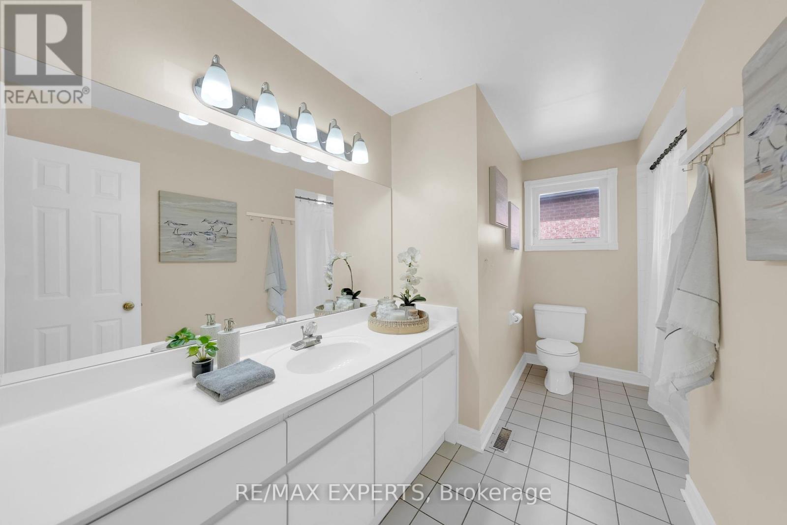 60 Taylorwood Avenue, Caledon, Ontario  L7E 1J5 - Photo 23 - W12397014