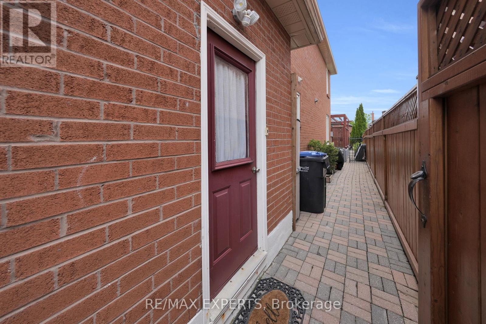 60 Taylorwood Avenue, Caledon, Ontario  L7E 1J5 - Photo 38 - W12397014