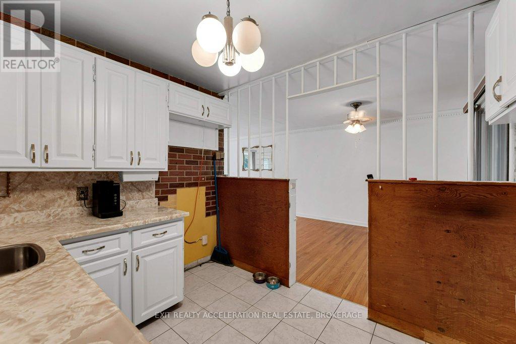 904 Victoria Street, Kingston, Ontario  K7K 4T8 - Photo 11 - X12429812