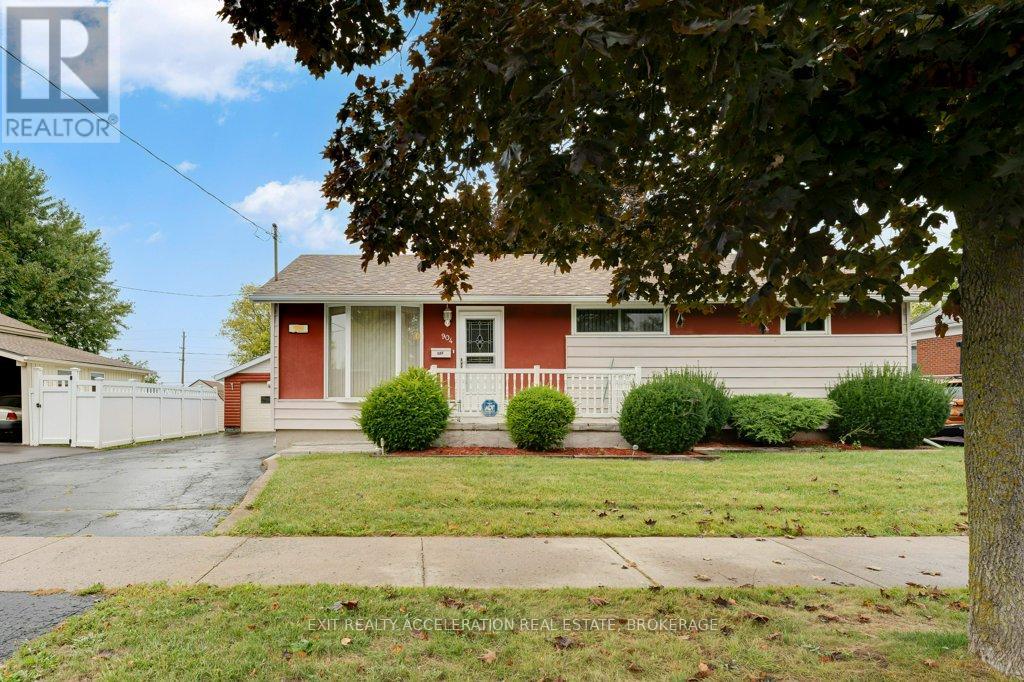 904 Victoria Street, Kingston, Ontario  K7K 4T8 - Photo 2 - X12429812