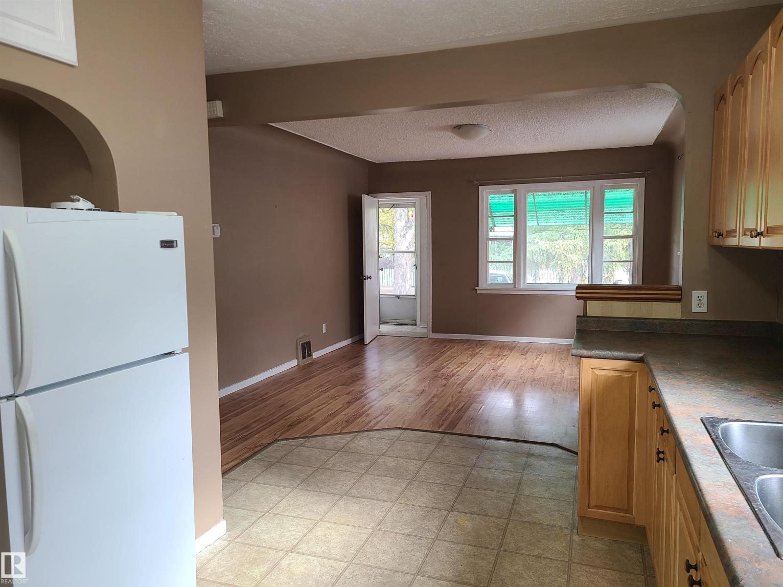 12414 90 St Nw, Edmonton, Alberta  T5B 3Z8 - Photo 7 - E4459751