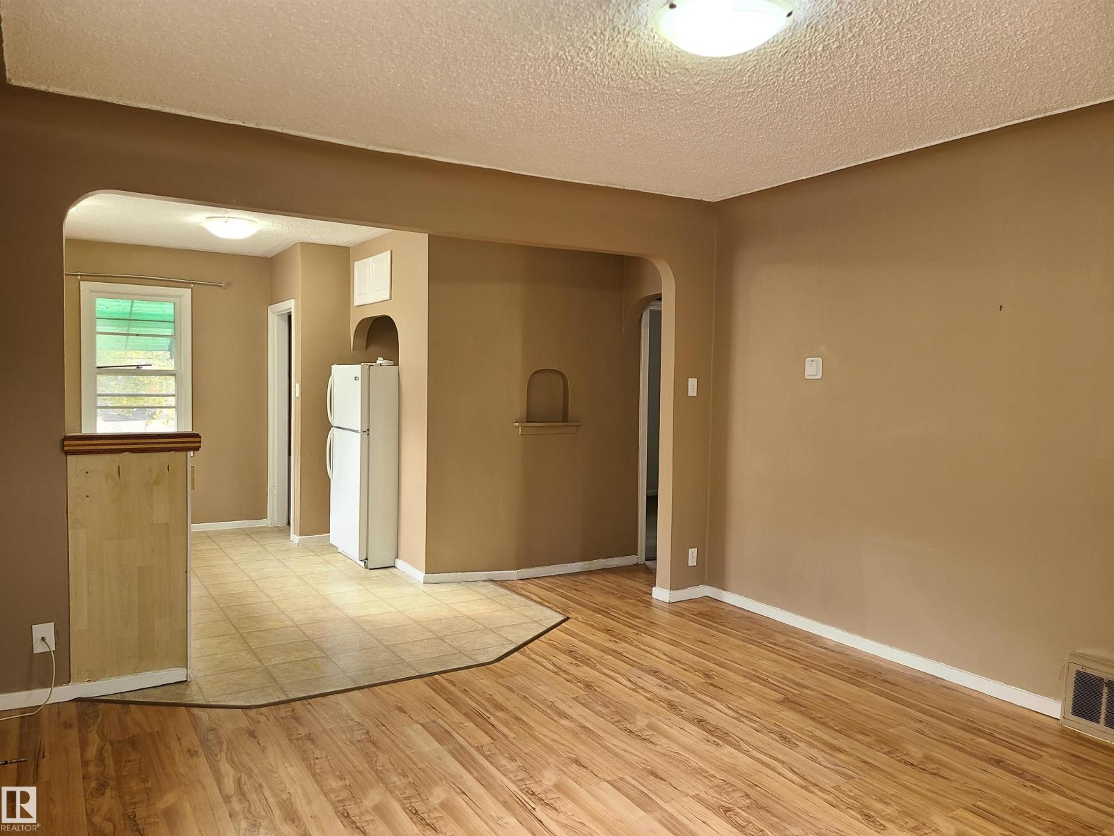 12414 90 St Nw, Edmonton, Alberta  T5B 3Z8 - Photo 5 - E4459751