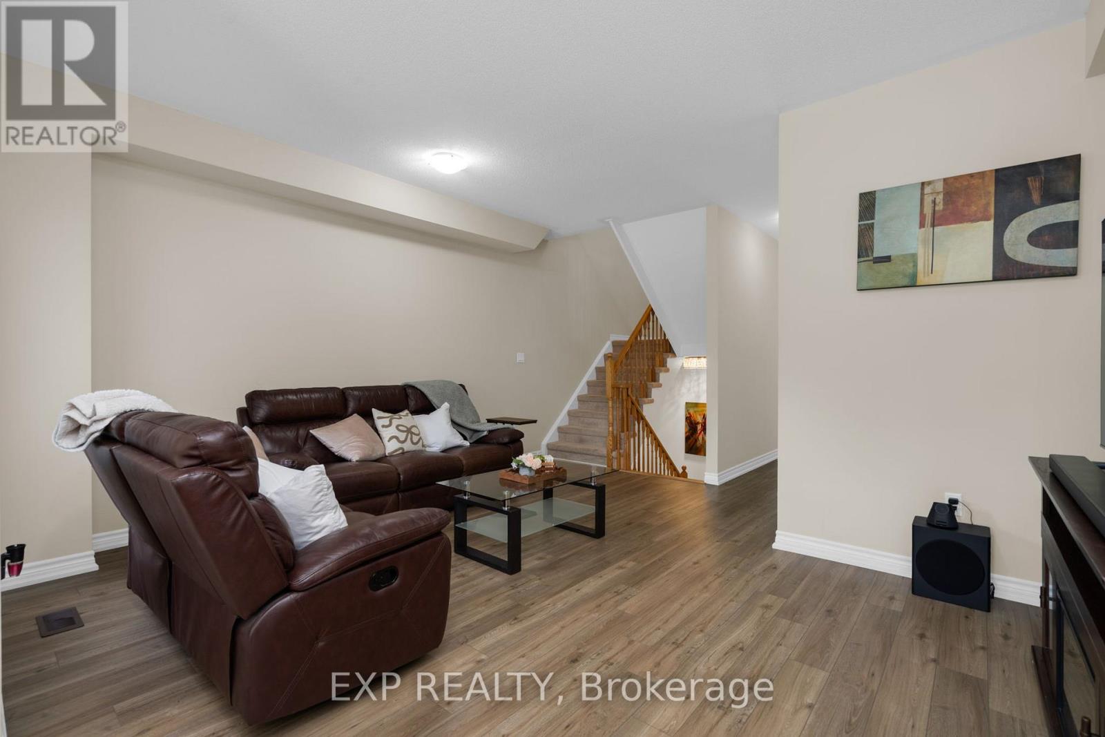 57 Milson Crescent, Essa, Ontario  L3W 0C9 - Photo 10 - N12429659