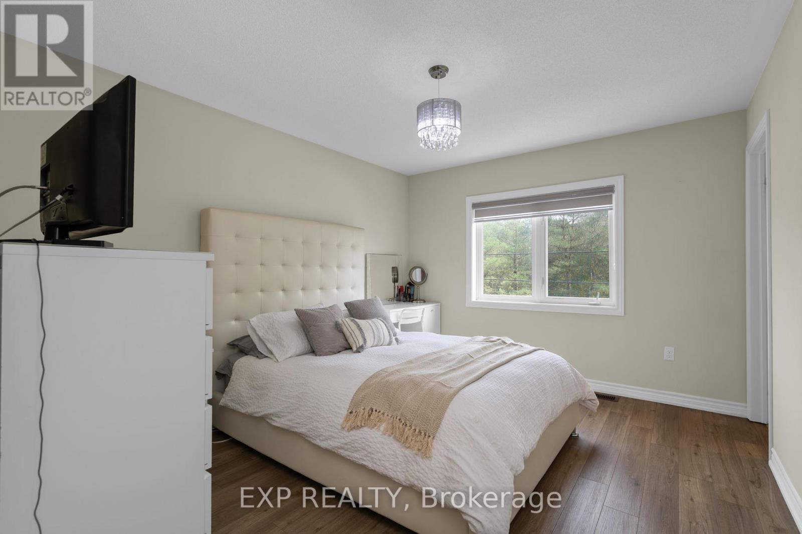 57 Milson Crescent, Essa, Ontario  L3W 0C9 - Photo 13 - N12429659