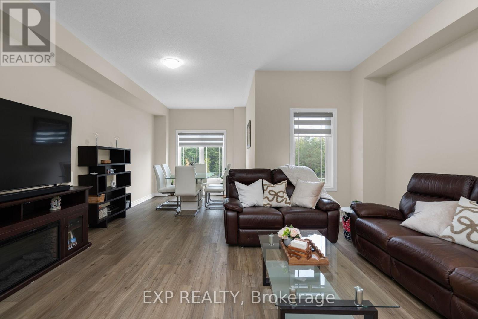 57 Milson Crescent, Essa, Ontario  L3W 0C9 - Photo 7 - N12429659