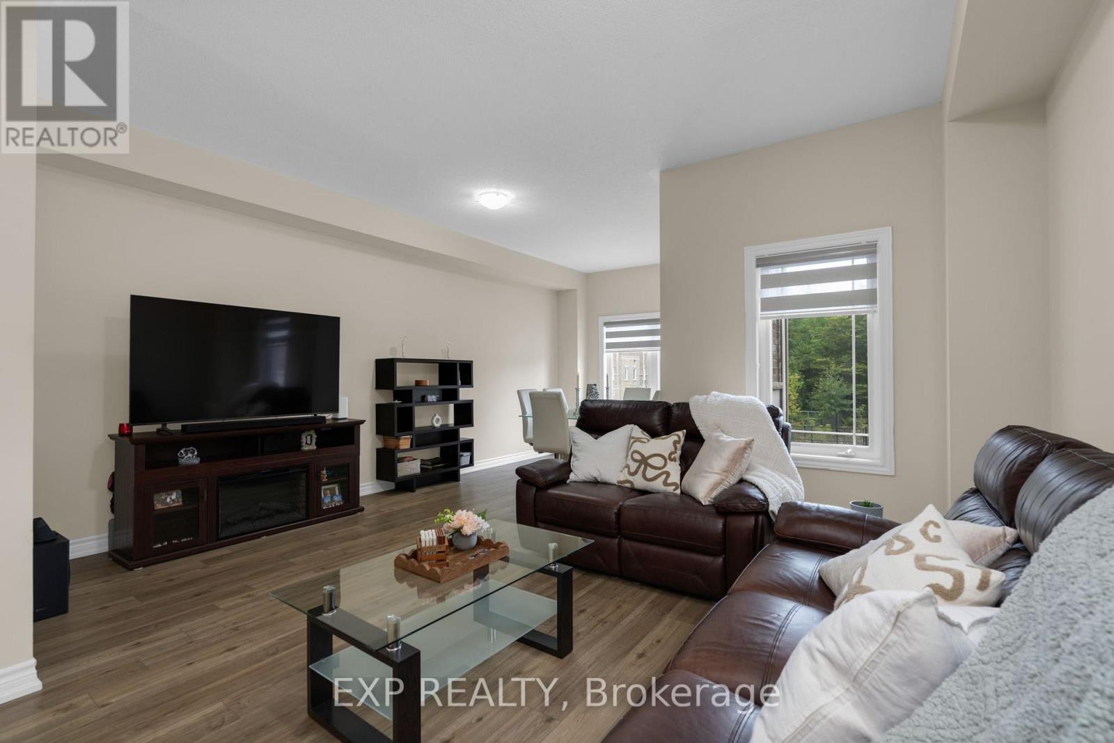 57 Milson Crescent, Essa, Ontario  L3W 0C9 - Photo 8 - N12429659