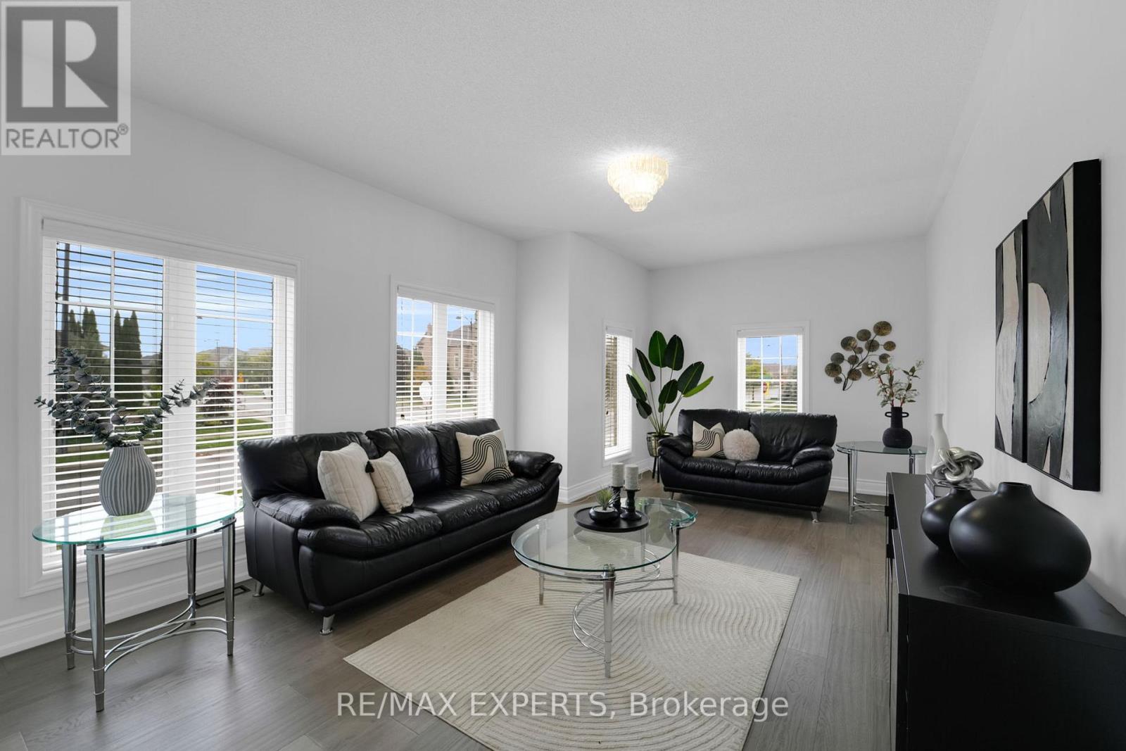 159 Sonoma Boulevard, Vaughan, Ontario  L4H 1P2 - Photo 12 - N12429664