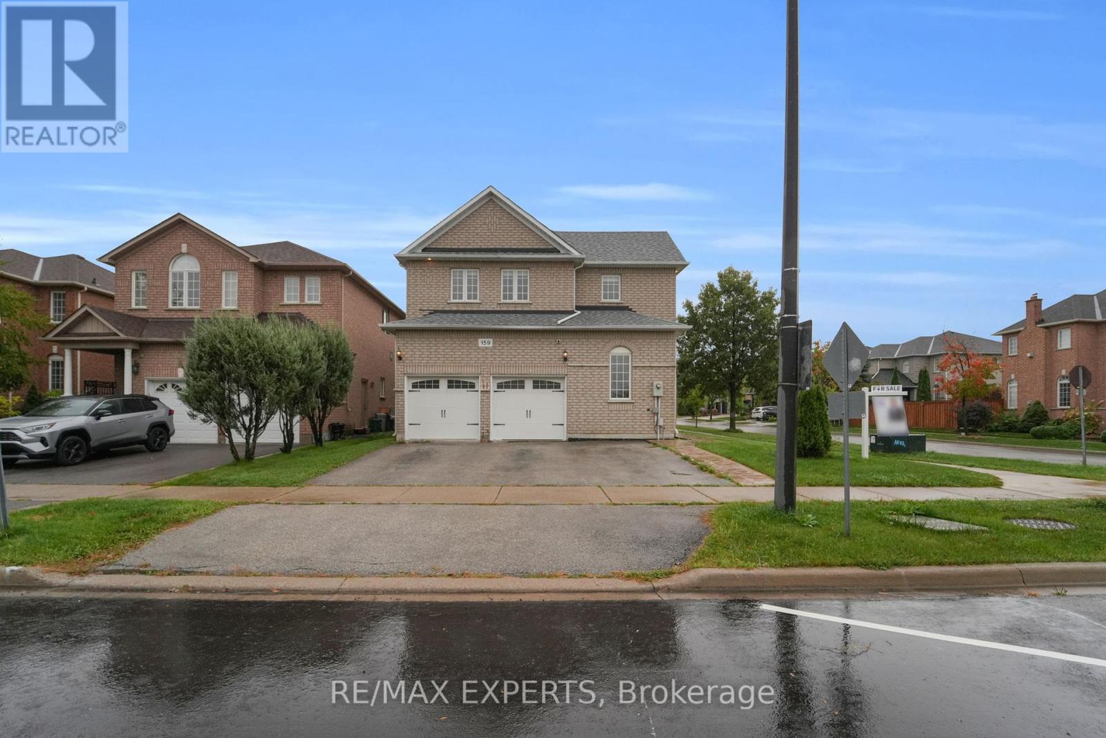159 Sonoma Boulevard, Vaughan, Ontario  L4H 1P2 - Photo 2 - N12429664
