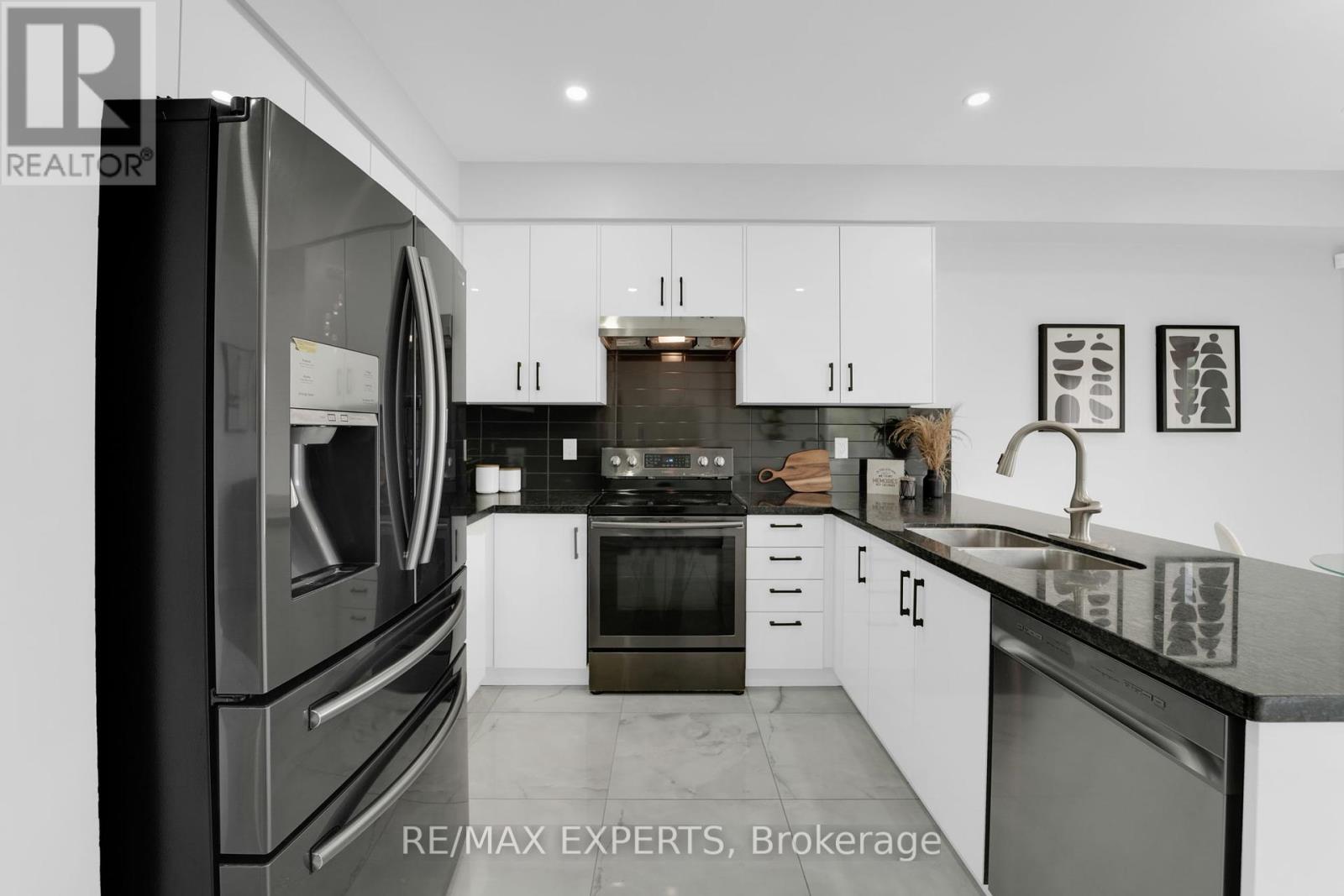 159 Sonoma Boulevard, Vaughan, Ontario  L4H 1P2 - Photo 24 - N12429664