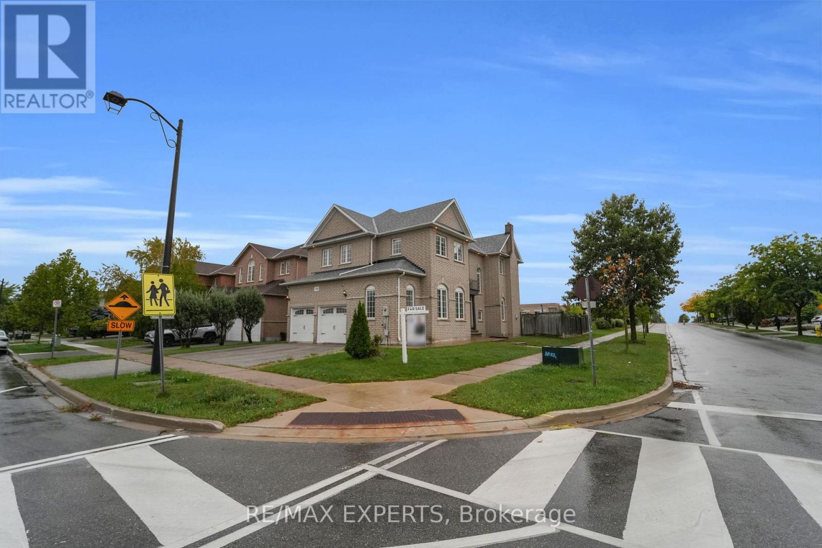 159 Sonoma Boulevard, Vaughan, Ontario  L4H 1P2 - Photo 3 - N12429664