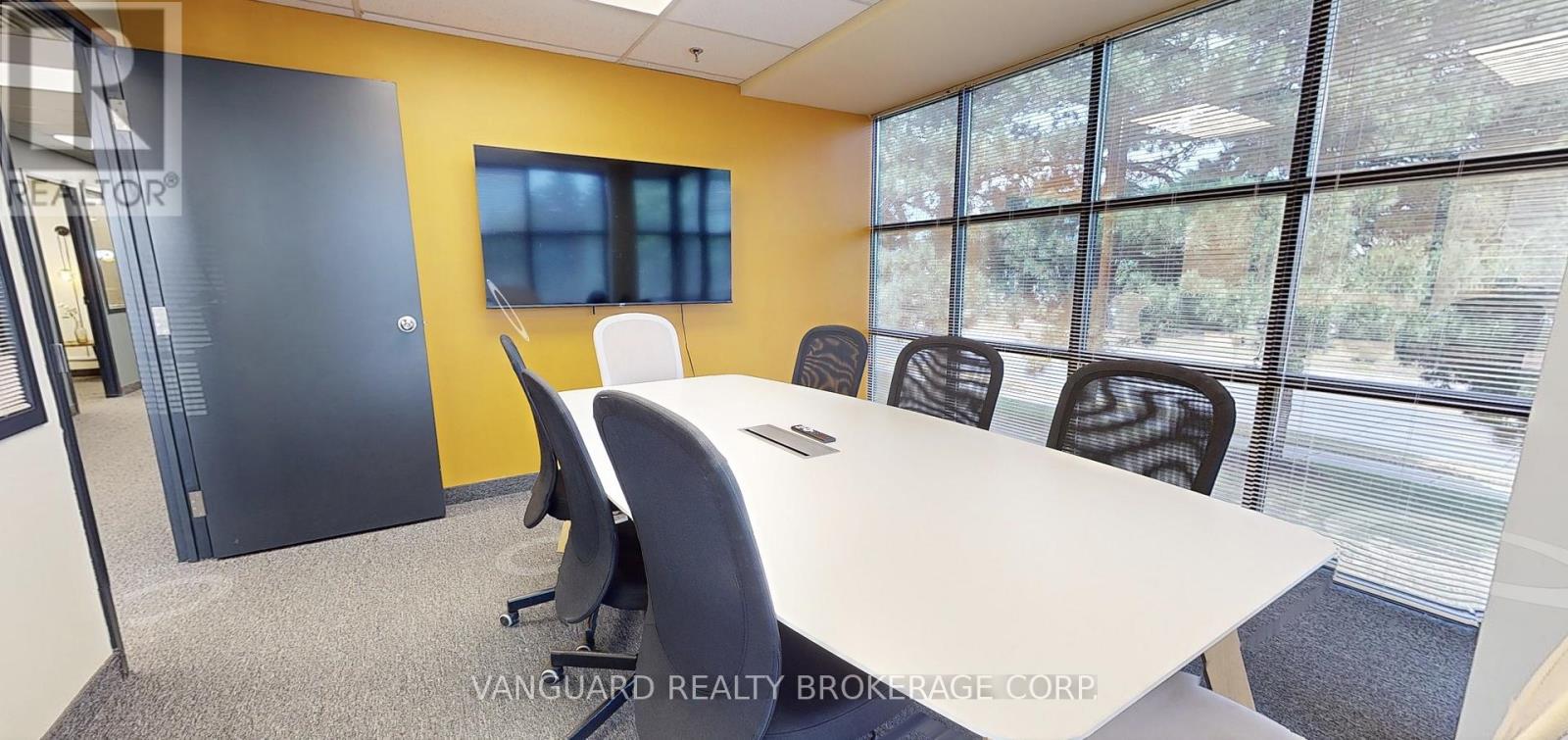 1a - 200 W Beaver Creek Road, Richmond Hill, Ontario  L4B 1B4 - Photo 4 - N12429704