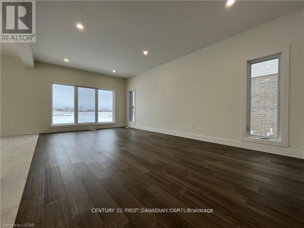 11 Triebner Street, South Huron, Ontario  N0M 1S2 - Photo 5 - X12429805