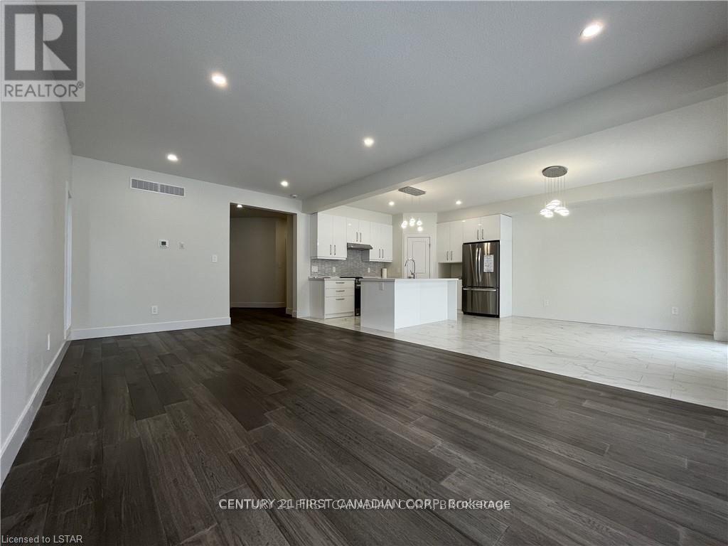 11 Triebner Street, South Huron, Ontario  N0M 1S2 - Photo 6 - X12429805