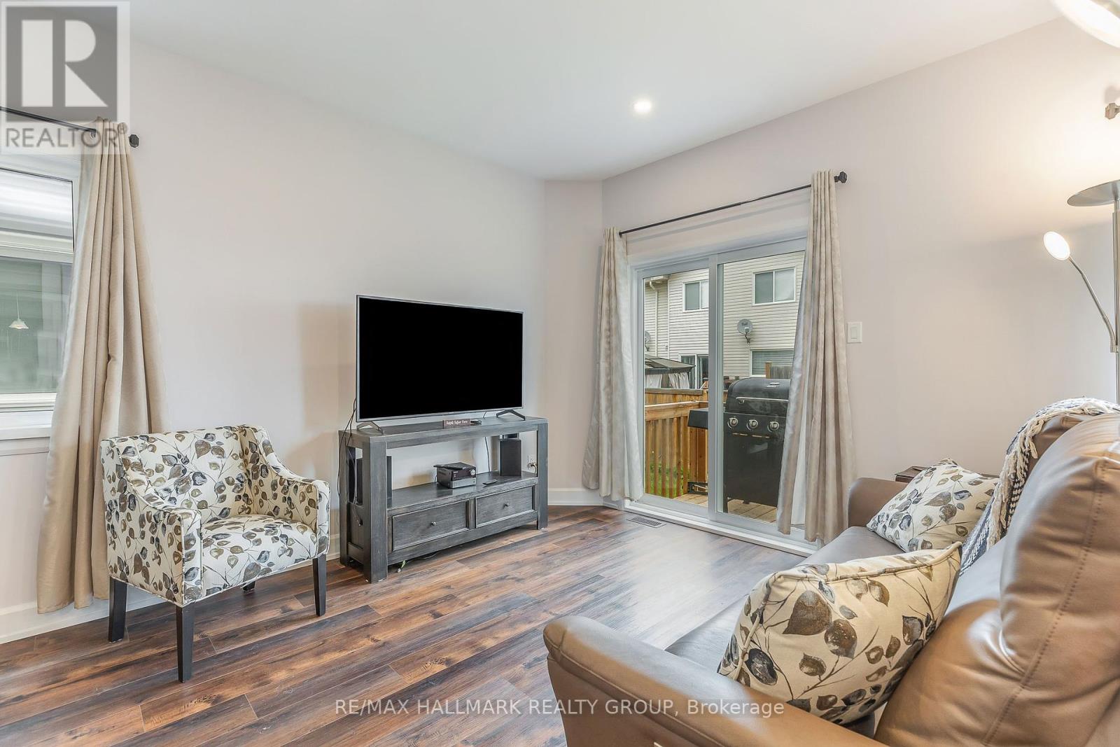 90 Vimy Ridge Crescent, Arnprior, Ontario  K7S 0H7 - Photo 9 - X12429730