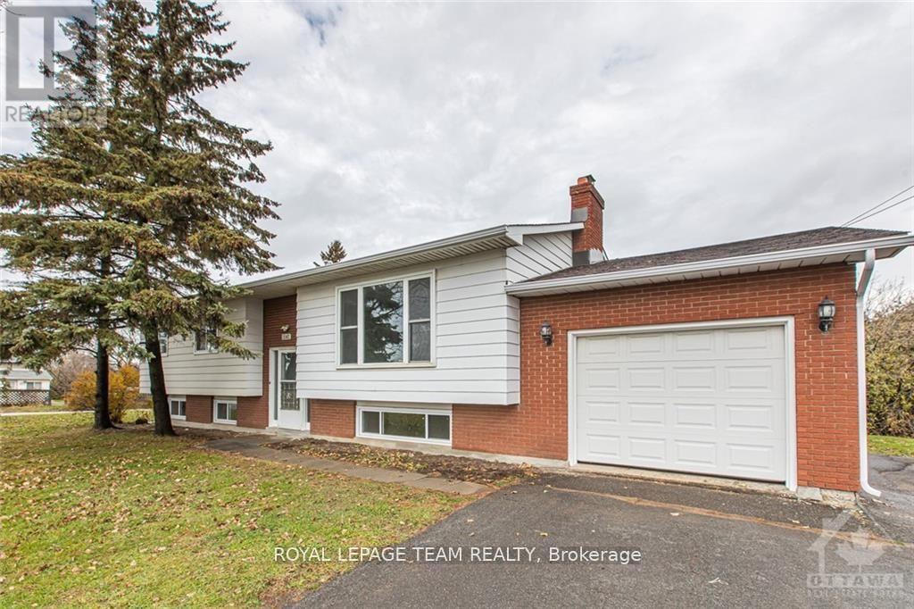 2082 Carp Road, Ottawa, Ontario  K0A 1L0 - Photo 2 - X12429753