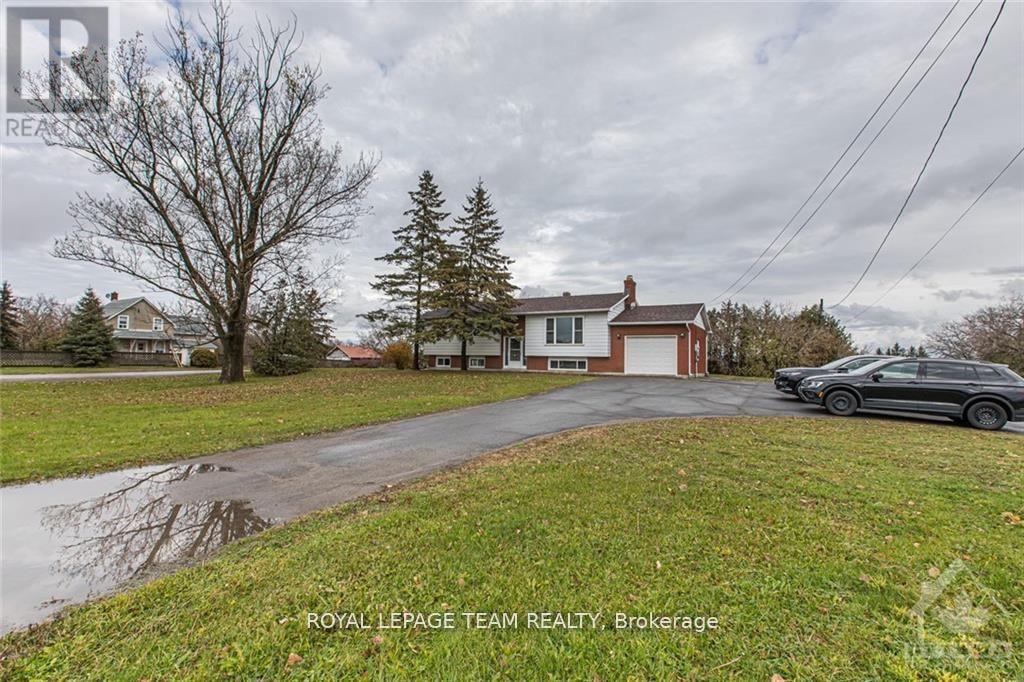 2082 Carp Road, Ottawa, Ontario  K0A 1L0 - Photo 3 - X12429753