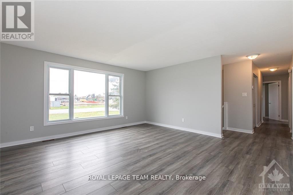 2082 Carp Road, Ottawa, Ontario  K0A 1L0 - Photo 8 - X12429753
