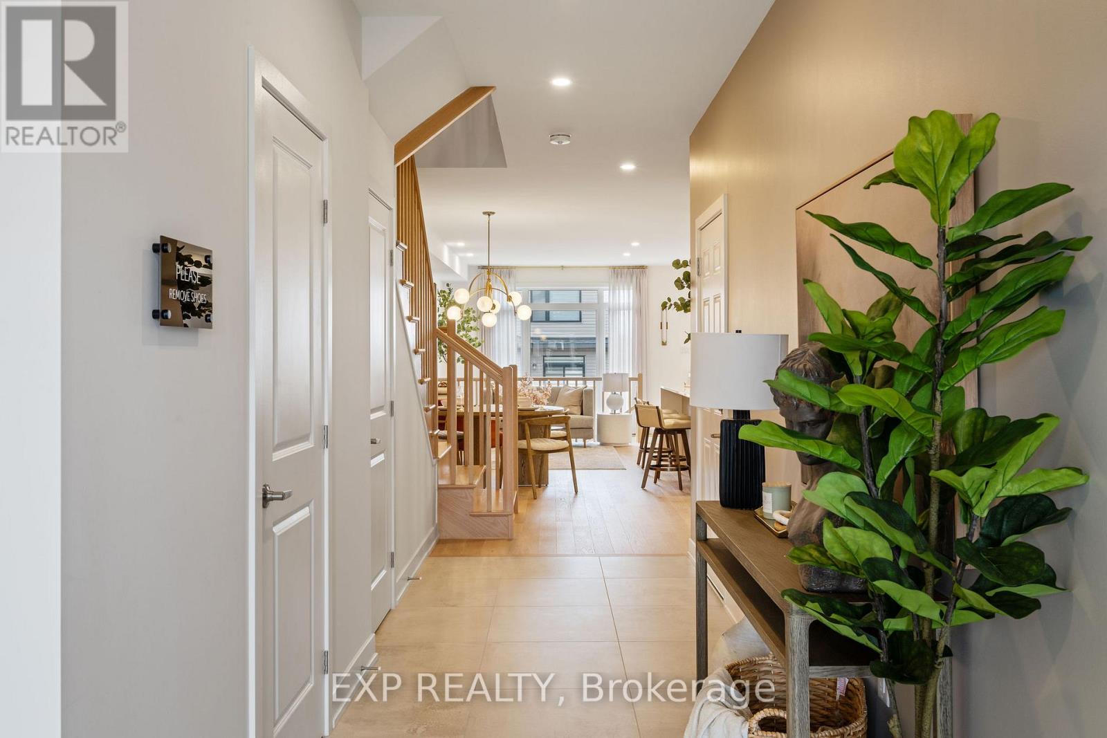 443 Haresfield Court, Ottawa, Ontario  K4M 0B6 - Photo 2 - X12429763