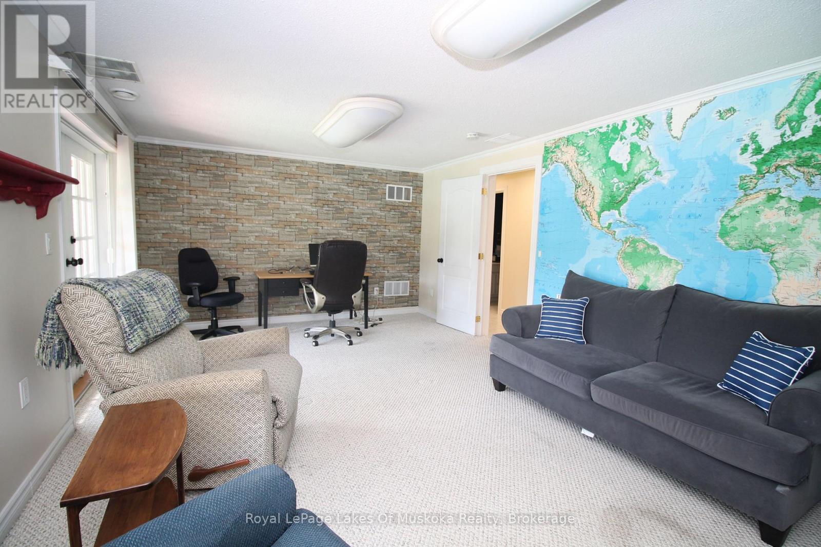 1815 Peninsula Point Road, Severn, Ontario  P0E 1N0 - Photo 16 - S12429755
