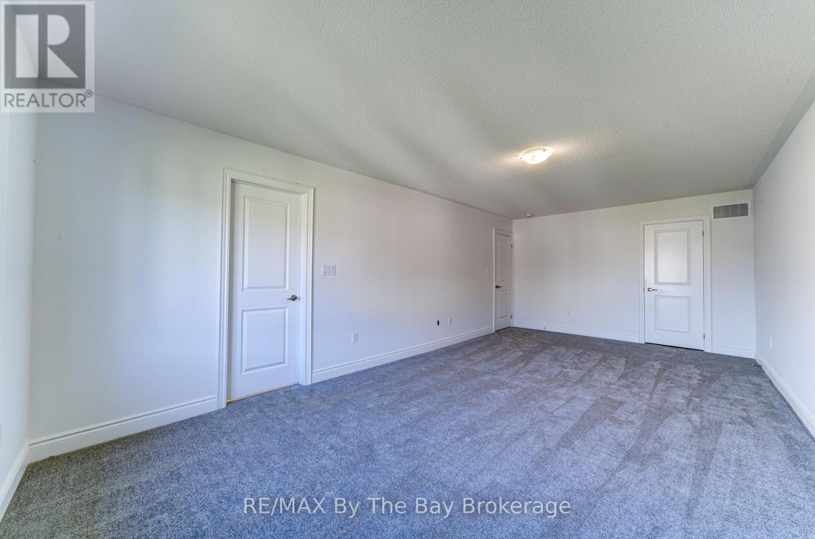 21 Lisa Street, Wasaga Beach, Ontario  L9Z 1J9 - Photo 26 - S12429822