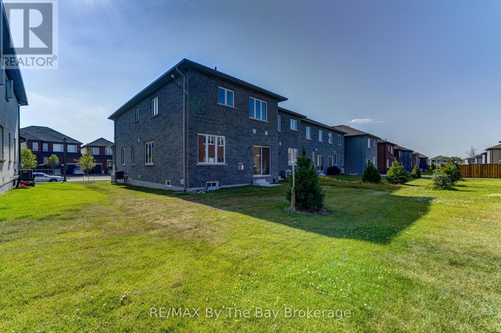 21 Lisa Street, Wasaga Beach, Ontario  L9Z 1J9 - Photo 47 - S12429822