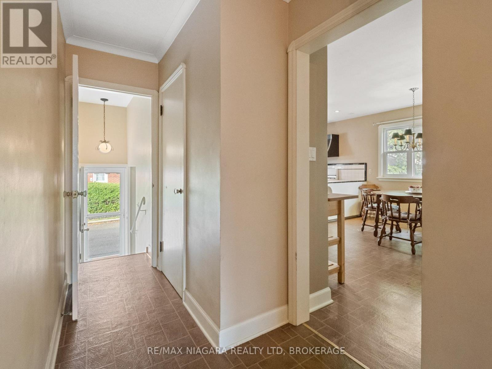 129 Idylewylde Street, Fort Erie, Ontario  L2A 2L2 - Photo 13 - X12429767