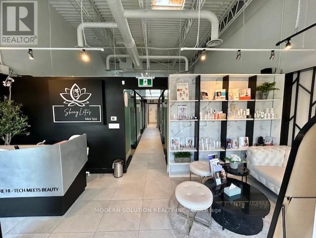 3 - 3466 Mavis Road, Mississauga, Ontario  L5C 1T8 - Photo 3 - W12429663
