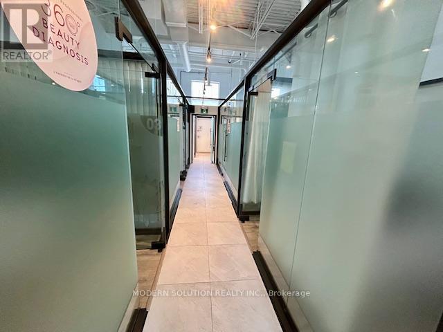 3 - 3466 Mavis Road, Mississauga, Ontario  L5C 1T8 - Photo 4 - W12429663