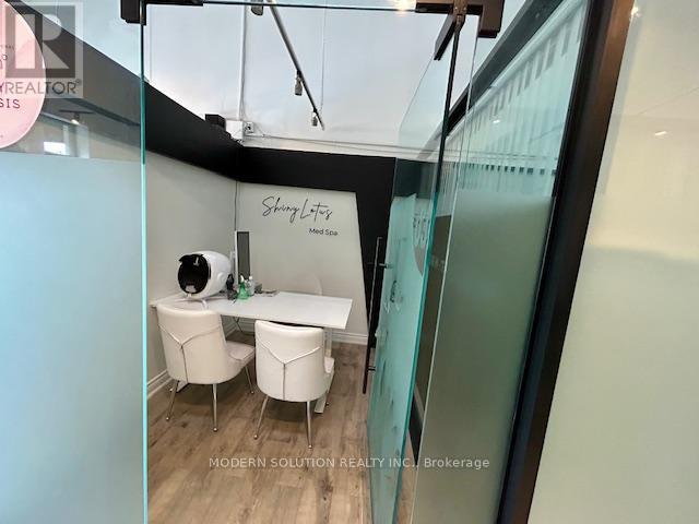 3 - 3466 Mavis Road, Mississauga, Ontario  L5C 1T8 - Photo 5 - W12429663