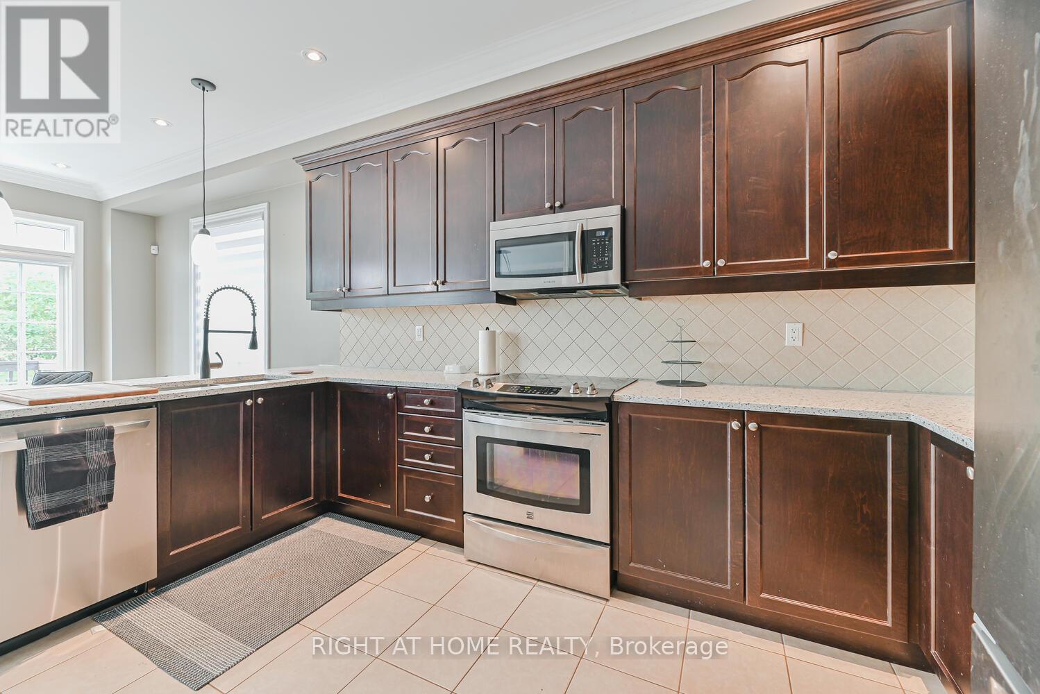64 Everingham Circle, Brampton, Ontario  L6R 0R7 - Photo 12 - W12429678