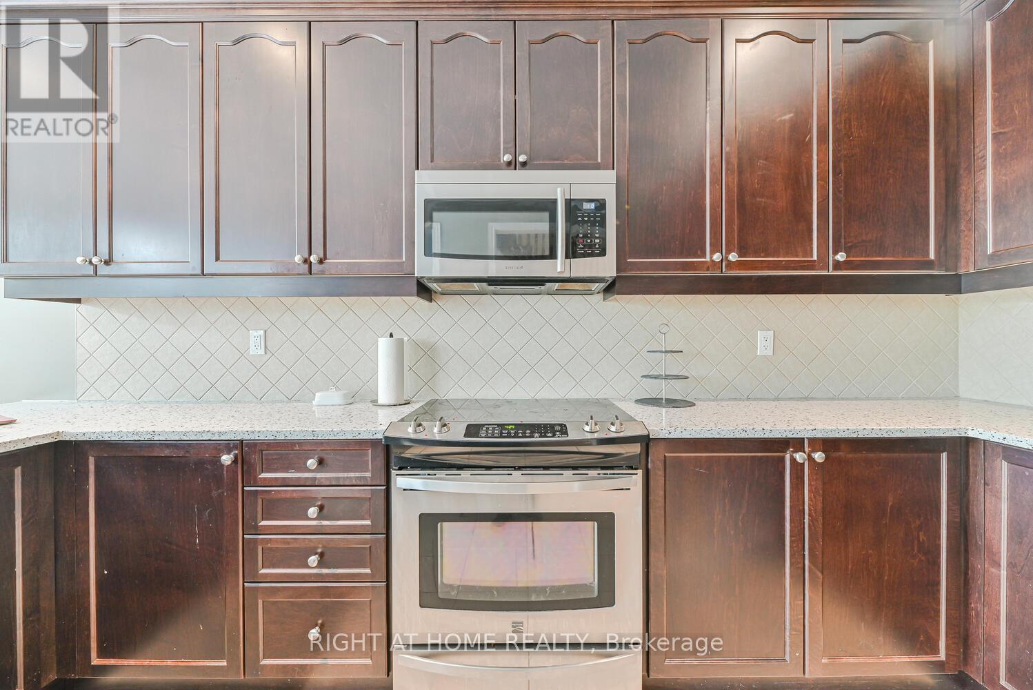 64 Everingham Circle, Brampton, Ontario  L6R 0R7 - Photo 13 - W12429678