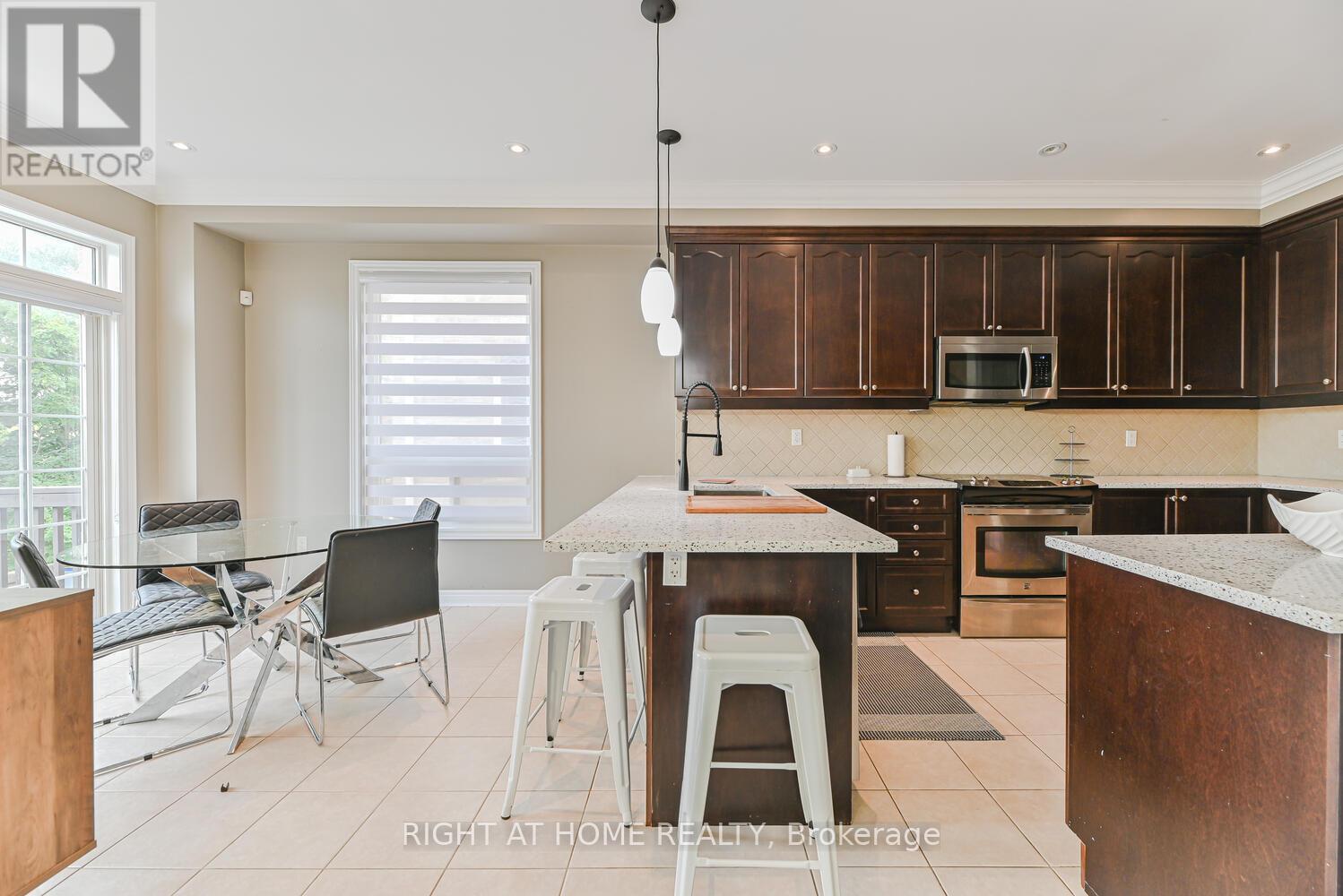 64 Everingham Circle, Brampton, Ontario  L6R 0R7 - Photo 16 - W12429678